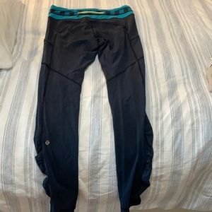 Lululemon leggings I believe they are size 10 but tags are gone.